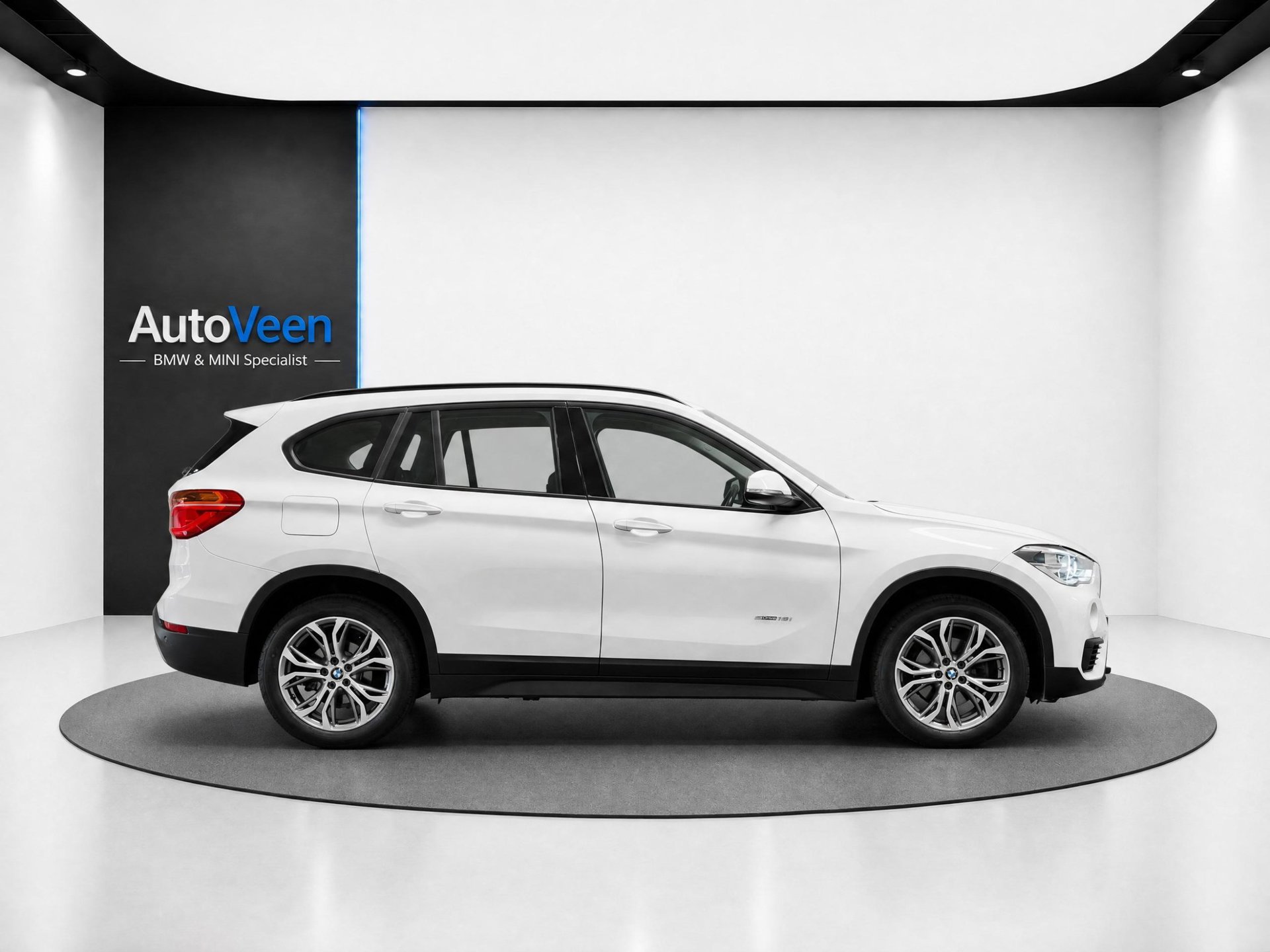 Foto van BMW X1 Sdrive18i