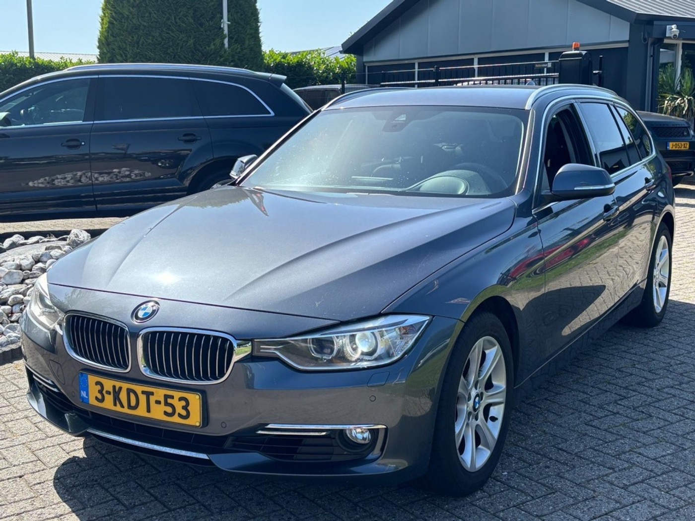 BMW 320i 320i High Exe Automaat 2013 Leer Xenon 2013 - voorkant
