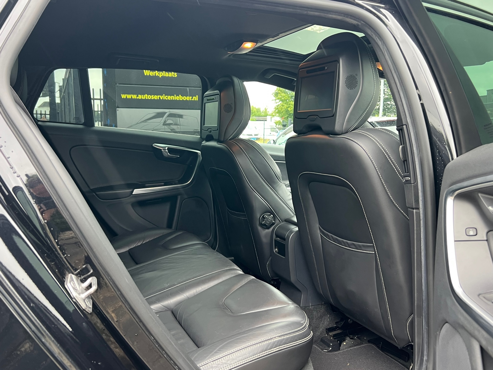 Foto van Volvo V60 Plug In Hybrid
