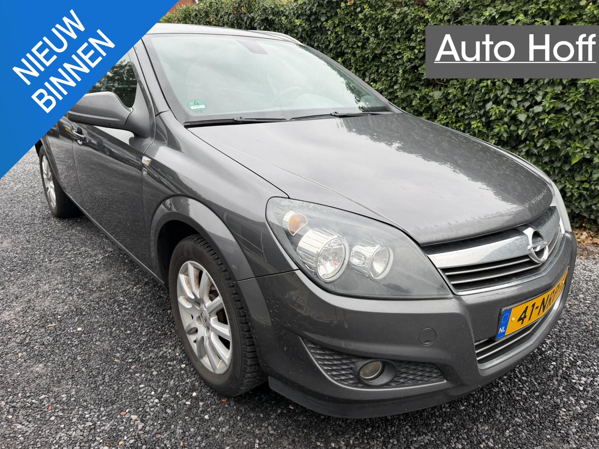 Opel Astra Station Wagon 1.6 111 years Edition 2010 - voorkant