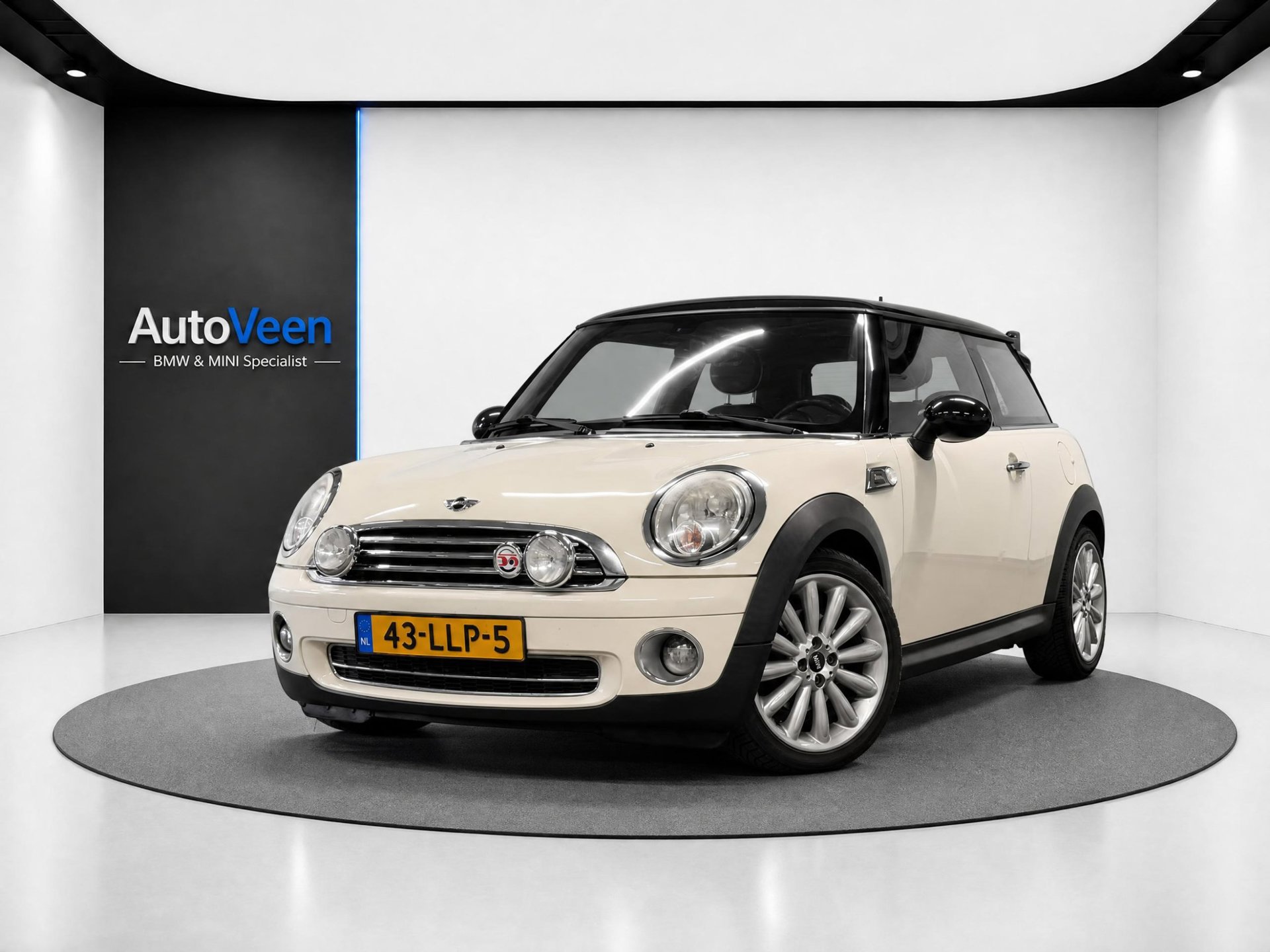 Mini Cooper 1.6 Cooper Mayfair (CRUISE, ARICO, LEDER, 17 INCH) 2010 - voorkant