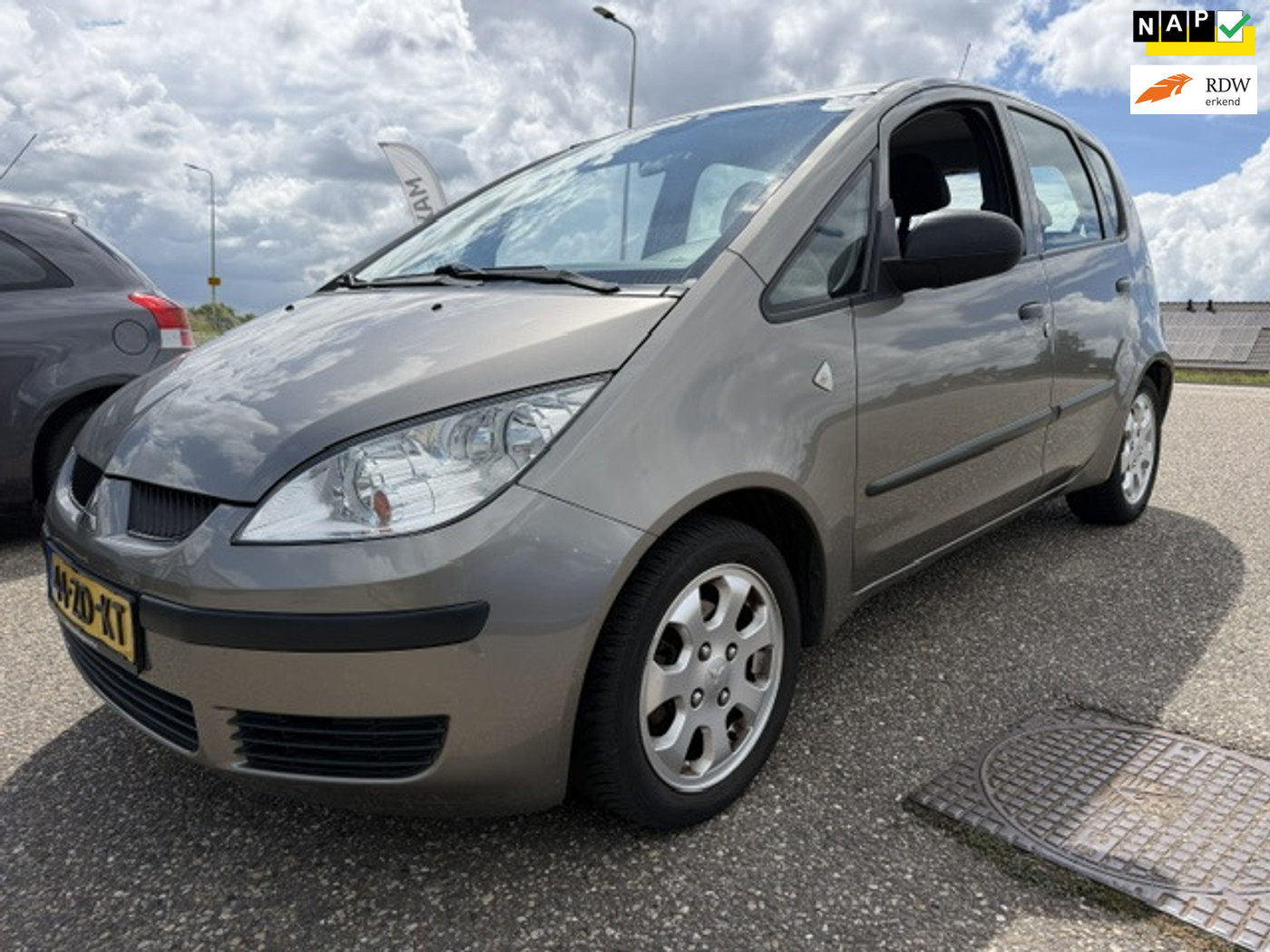 Mitsubishi Mitsubishi Colt 1.3 Incharge Airco Trekhaak 1Eigenaar APK 2007 - voorkant