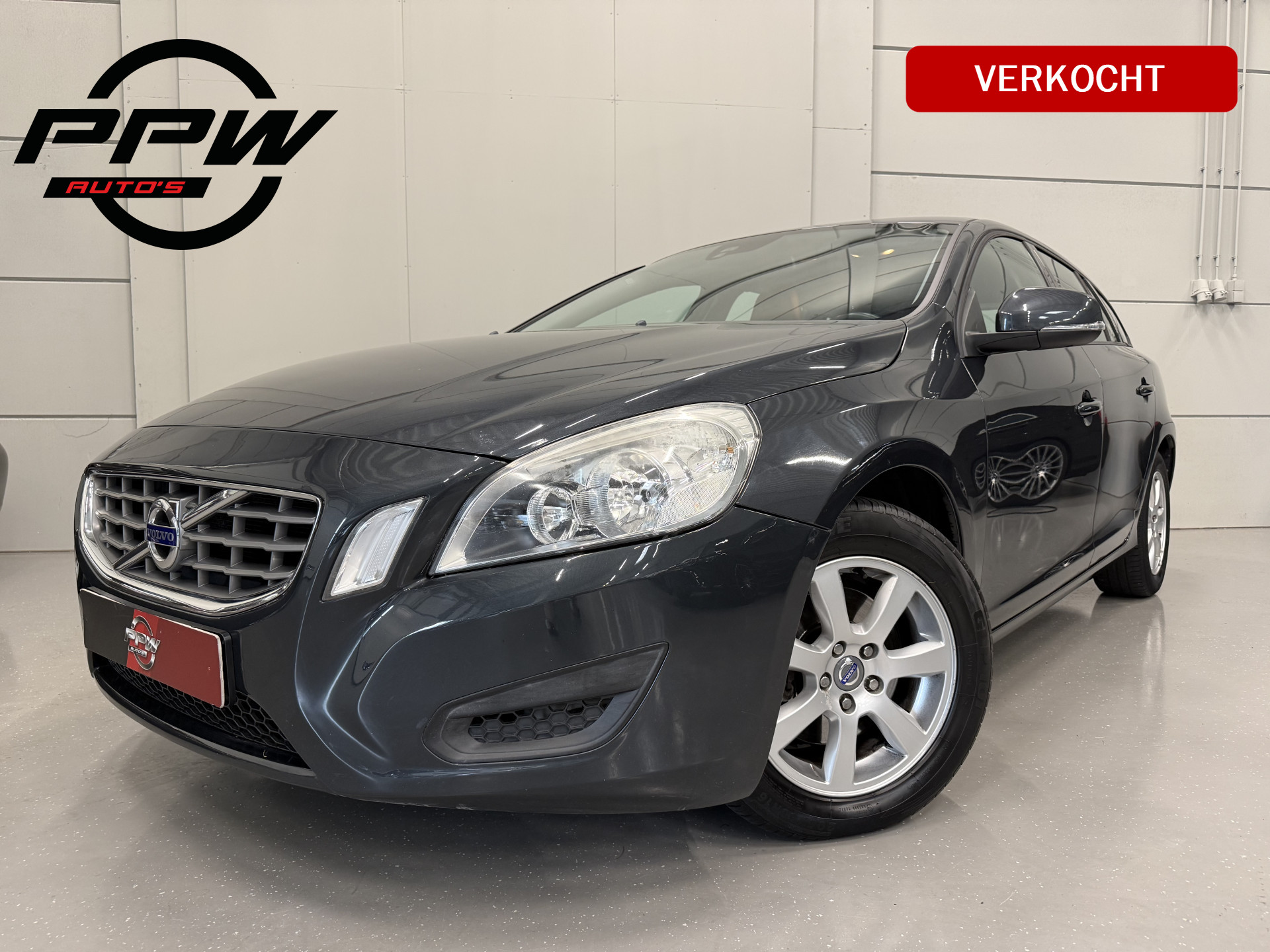 Volvo V60 T3 150pk Kinetic 2012 - voorkant