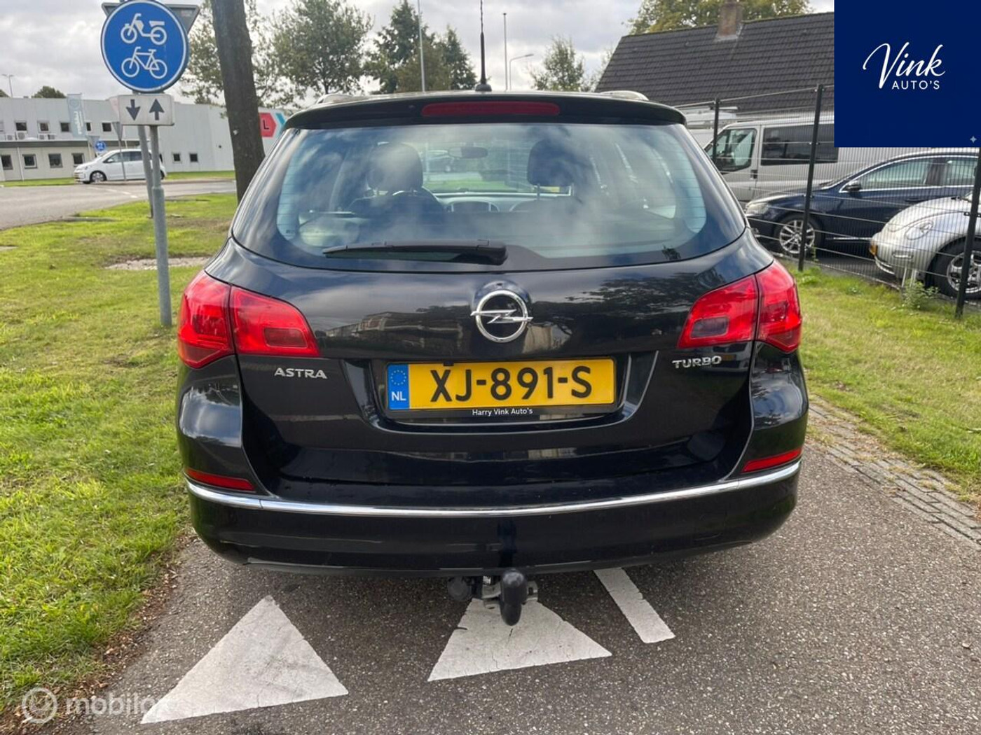 Foto van Opel Astra Sports Tourer