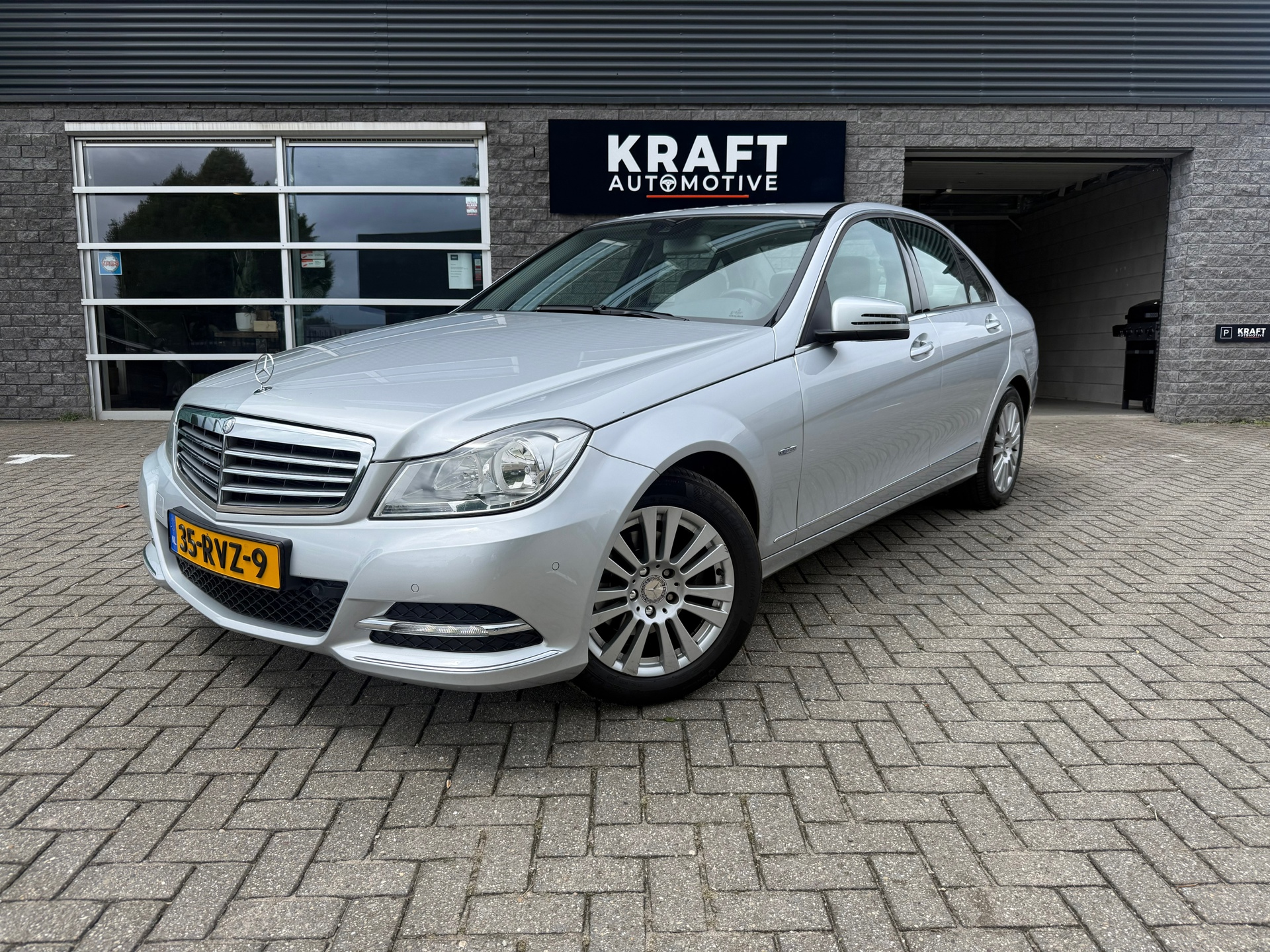 Mercedes-Benz C 180 180 Elegance 2011 - voorkant