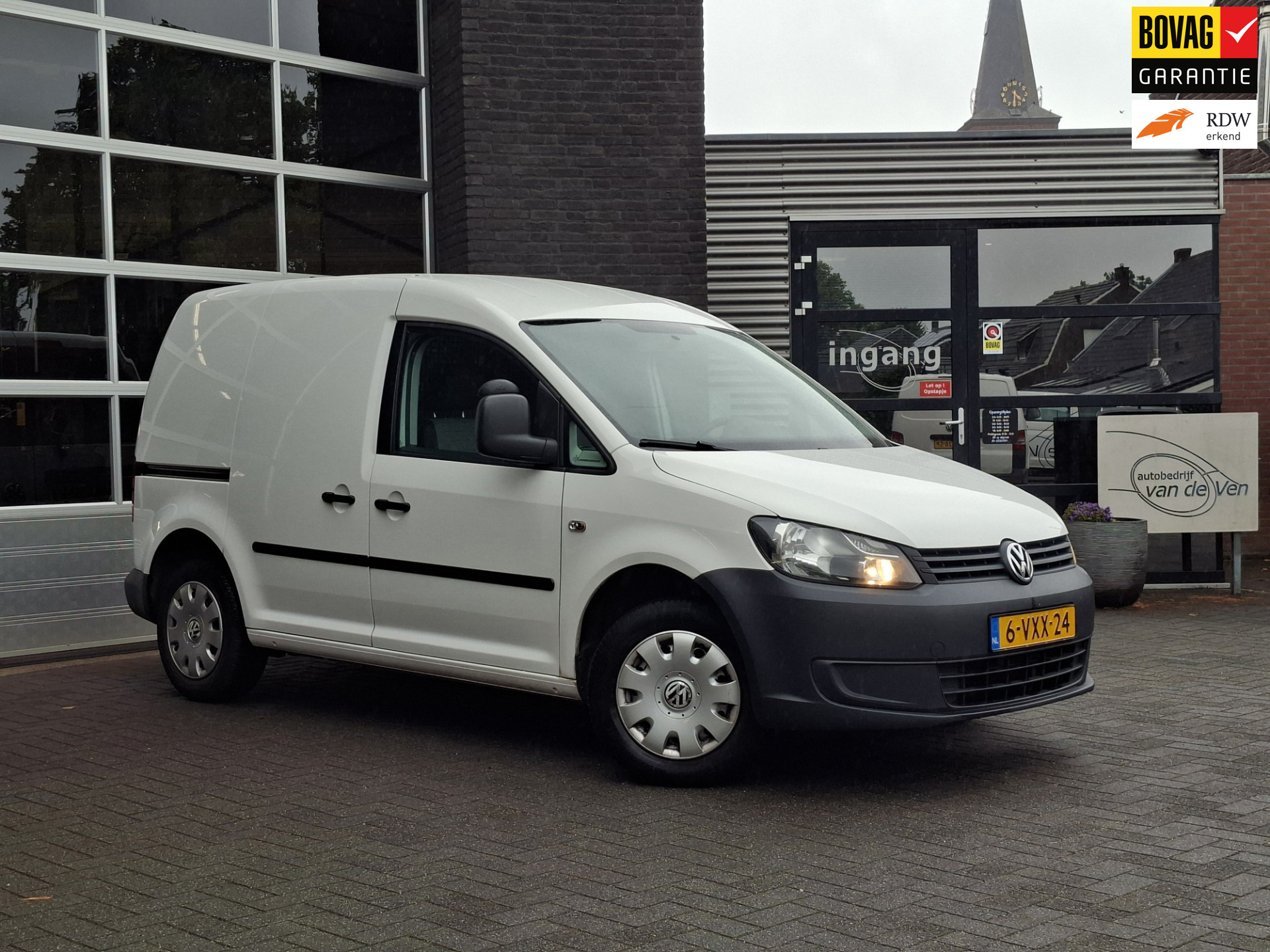 Volkswagen Caddy 1.6 TDI BMT | Trekhaak | Marge | Nieuwe koppeling | Nieuwe APK 2012 - voorkant