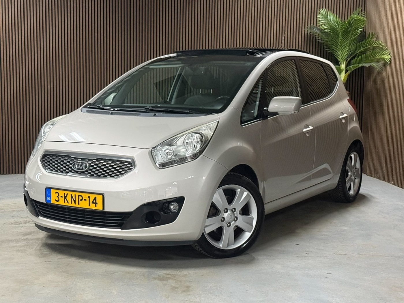 Kia Venga 1.6 CVVT Fuse 2011 - voorkant
