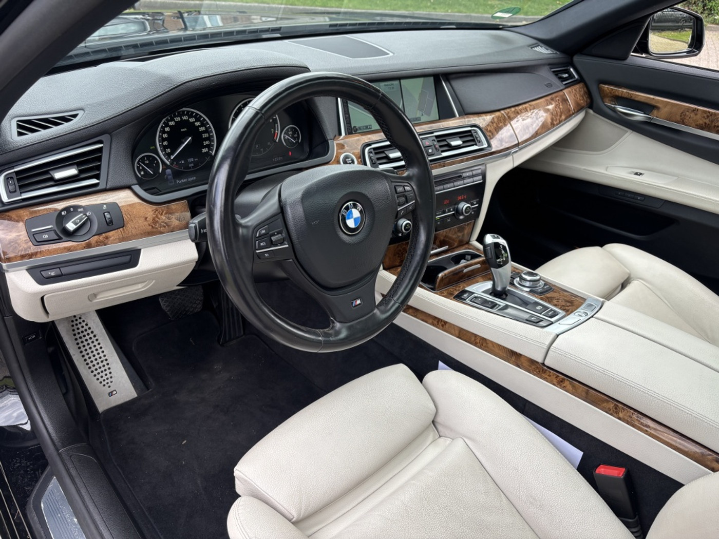Foto van BMW 740i