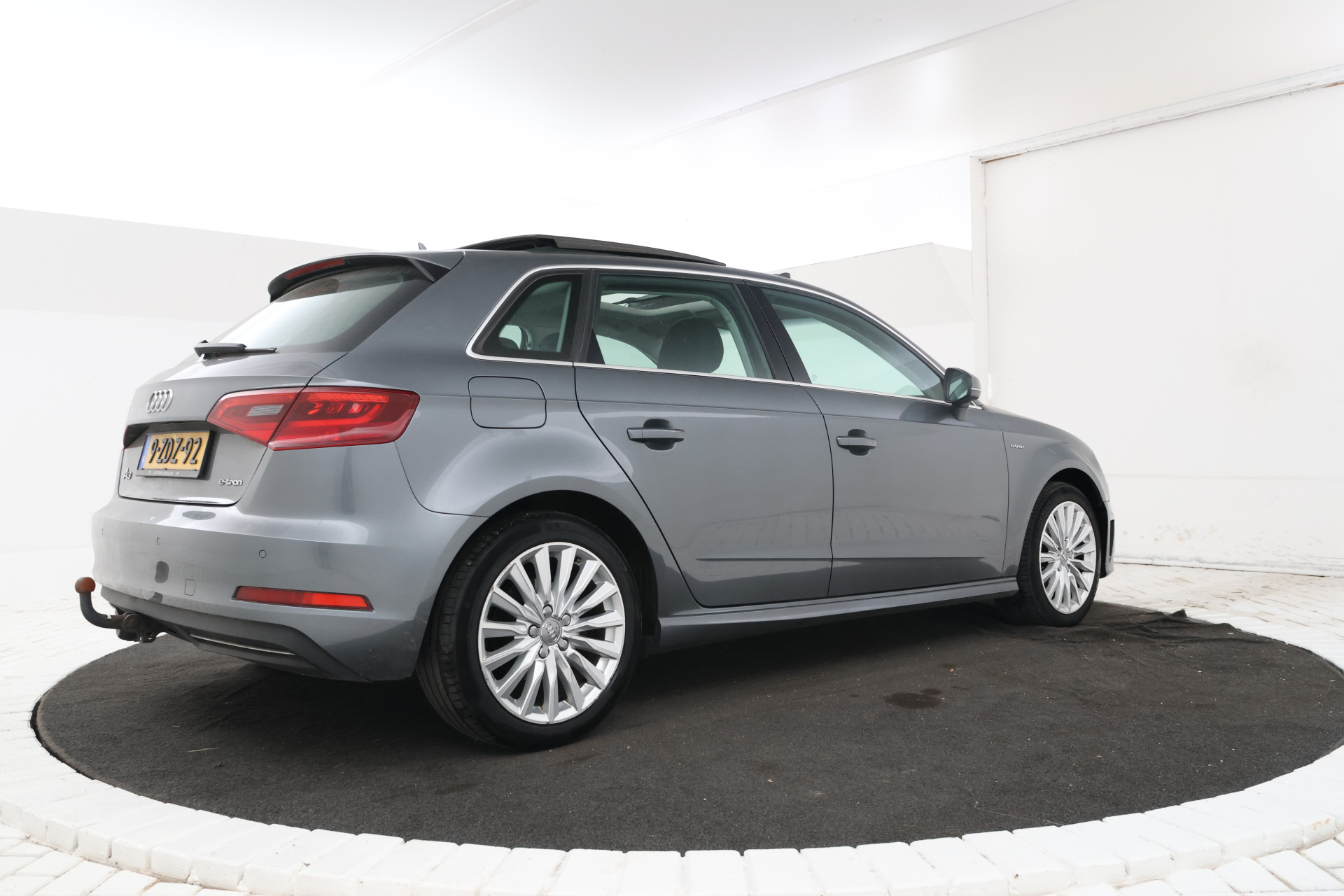Foto van Audi A3 Sportback E-tron