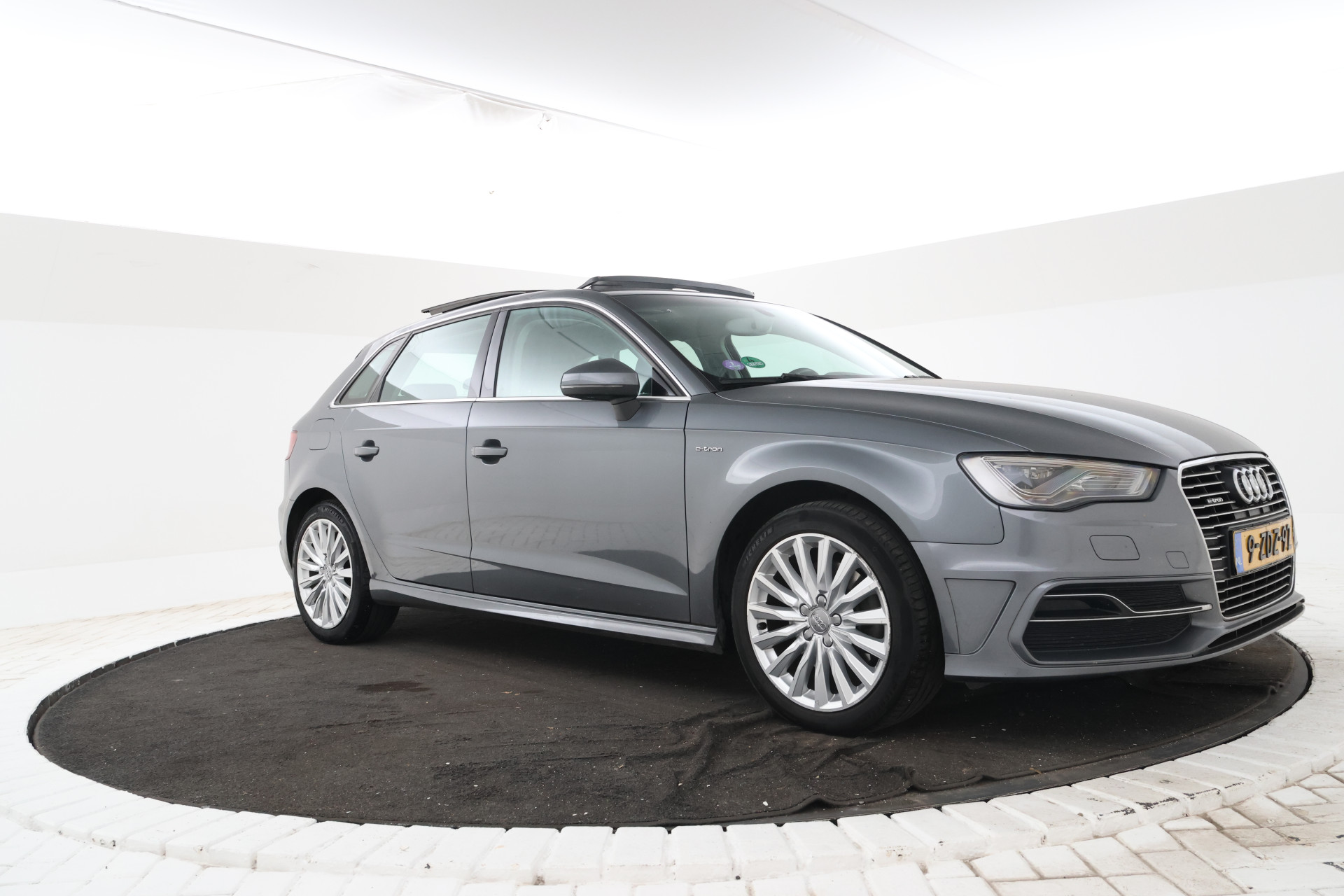 Foto van Audi A3 Sportback E-tron