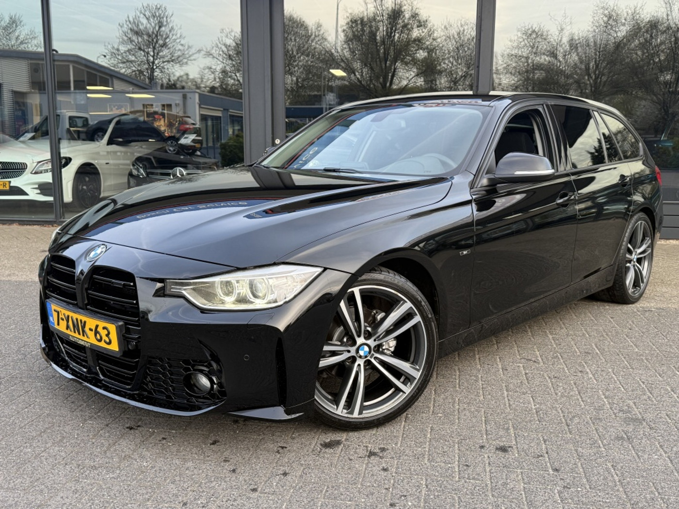 BMW 318d 318d High Executive 2014 - voorkant