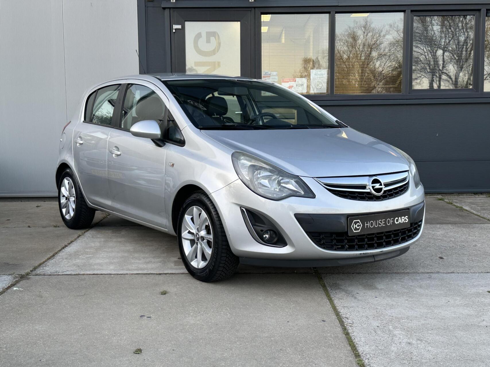 Opel Corsa 1.2 16V BlitZ 5-Deurs Airco Cruise Lichtmetaal 2014 - voorkant