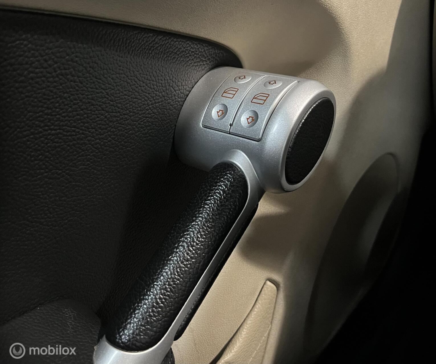 Foto van Mercedes-Benz SLK 200 Kompressor