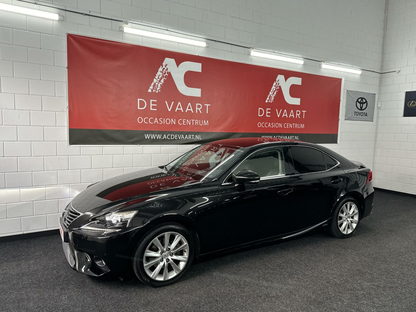 Lexus Is 300h First Edition - VERKOCHT! 2013 - voorkant