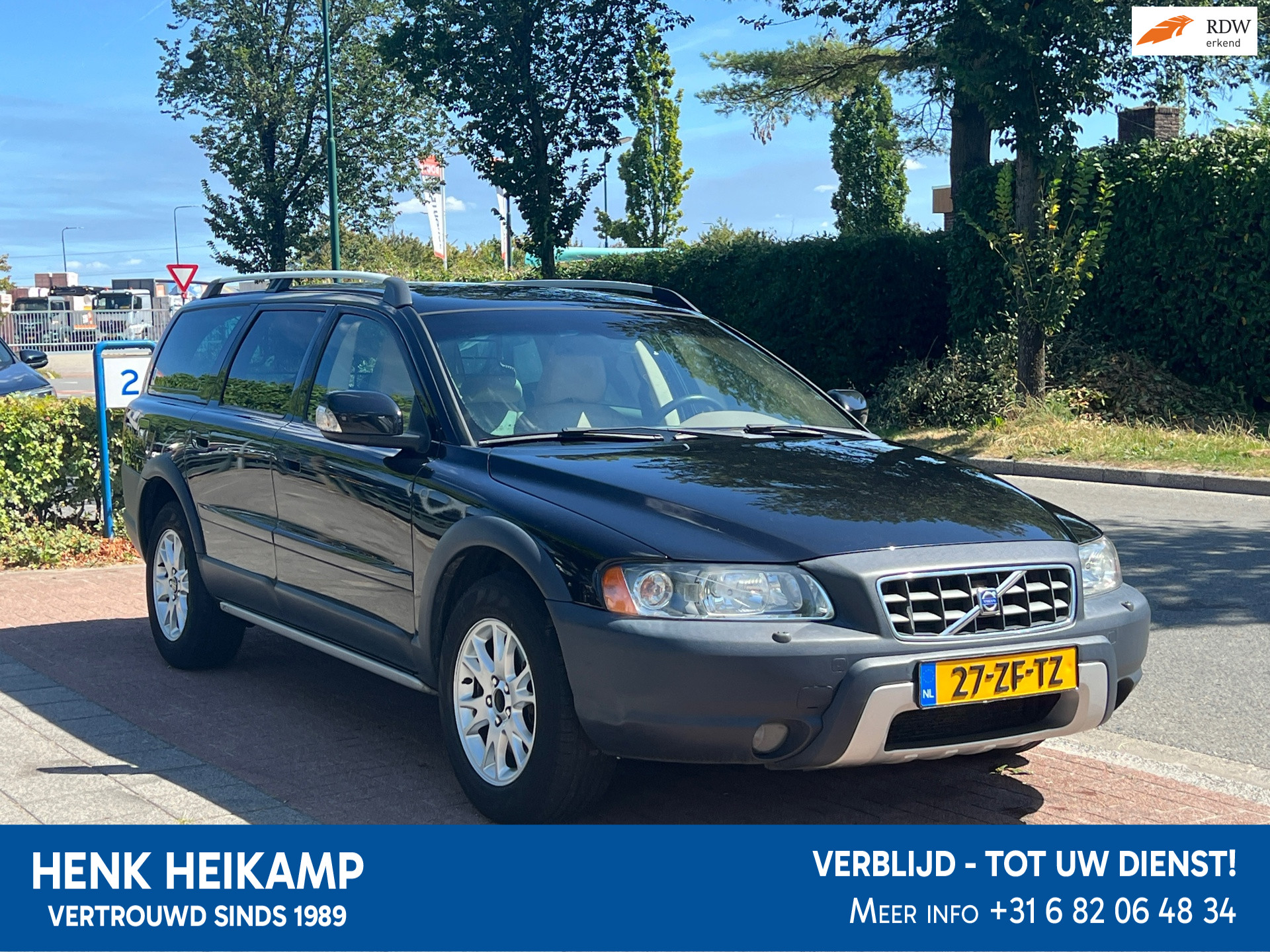 Volvo Xc70 2.4 D5 Momentum *BOEKJES INGEVULD 2007 - voorkant