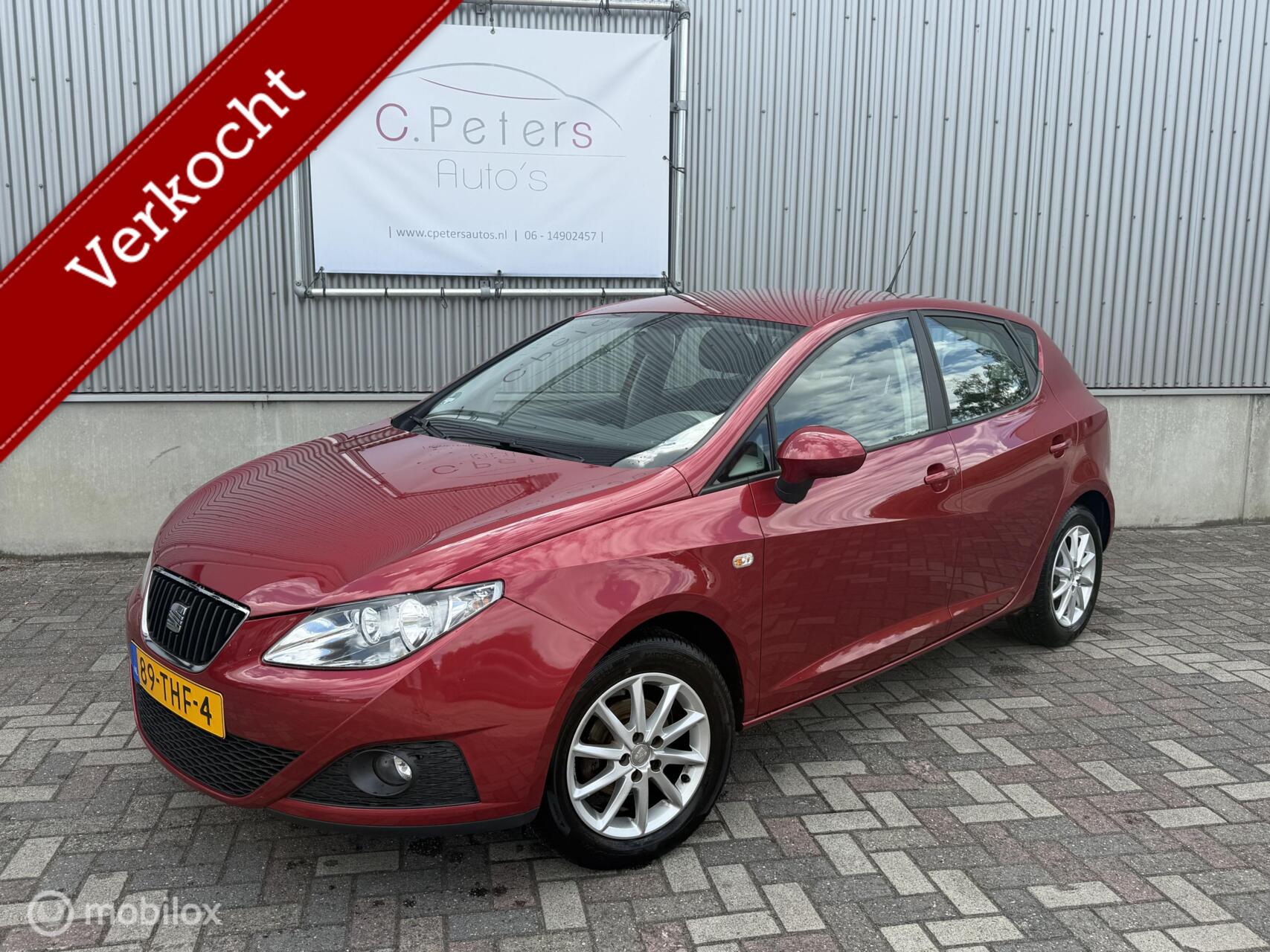 Seat Ibiza 1.4 Style 2012 / Airco / Apple Carplay / Camera / Cruisecontrol / Trekhaak / NAP 2012 - voorkant