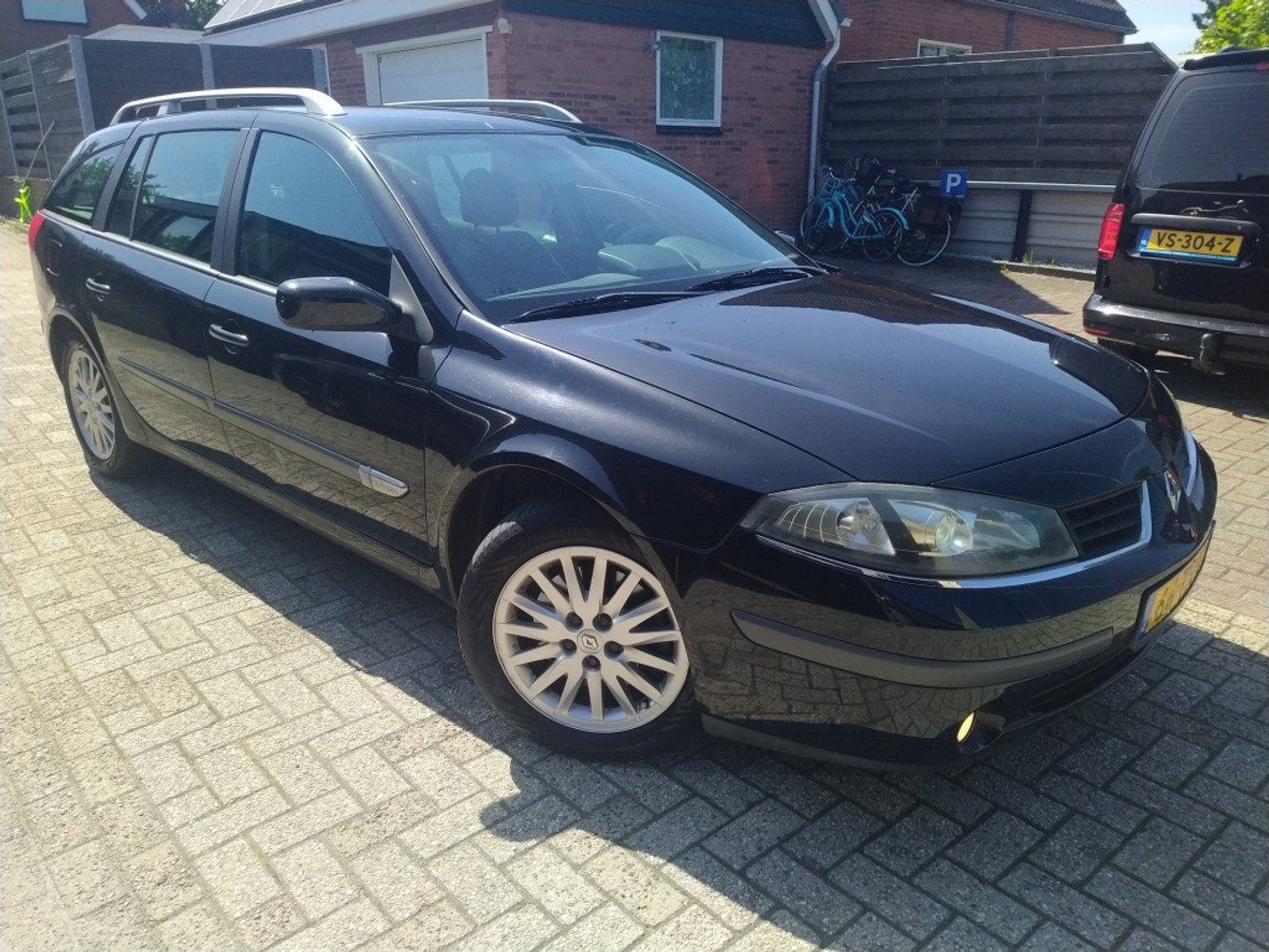 Renault Laguna Grand Tour 2.0-16V Business 2007 - voorkant