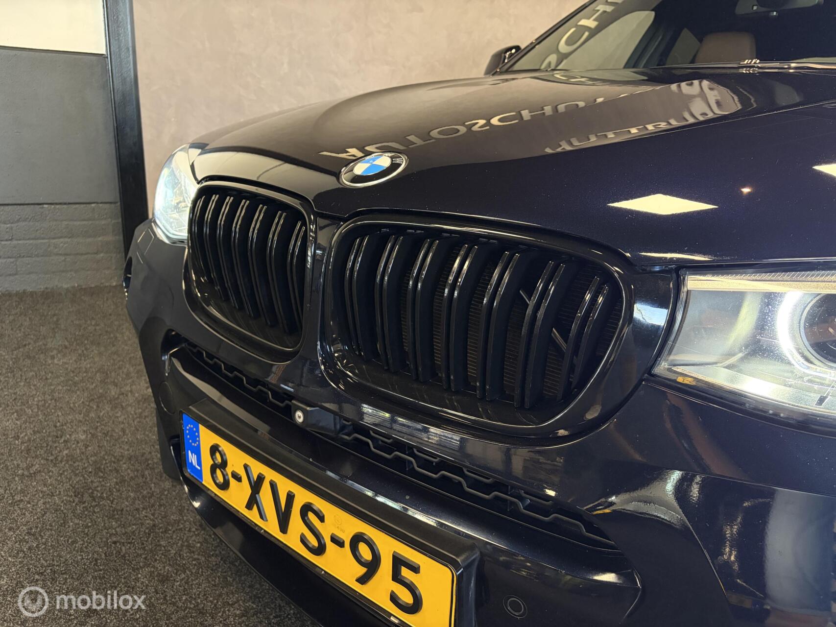 Foto van BMW X4 Xdrive20i