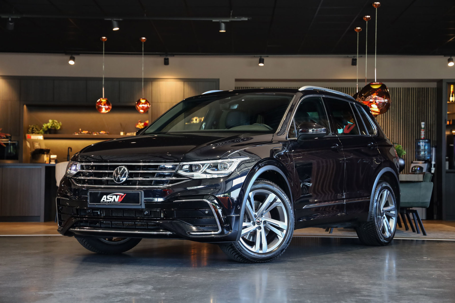 Volkswagen Tiguan 1.4 TSI eHybrid R-Line Business+, Facelift, 245 PK, R/Line/Int./Exterieur, Camera, IQ/Light, Keyless, 2021!! 2021 - voorkant