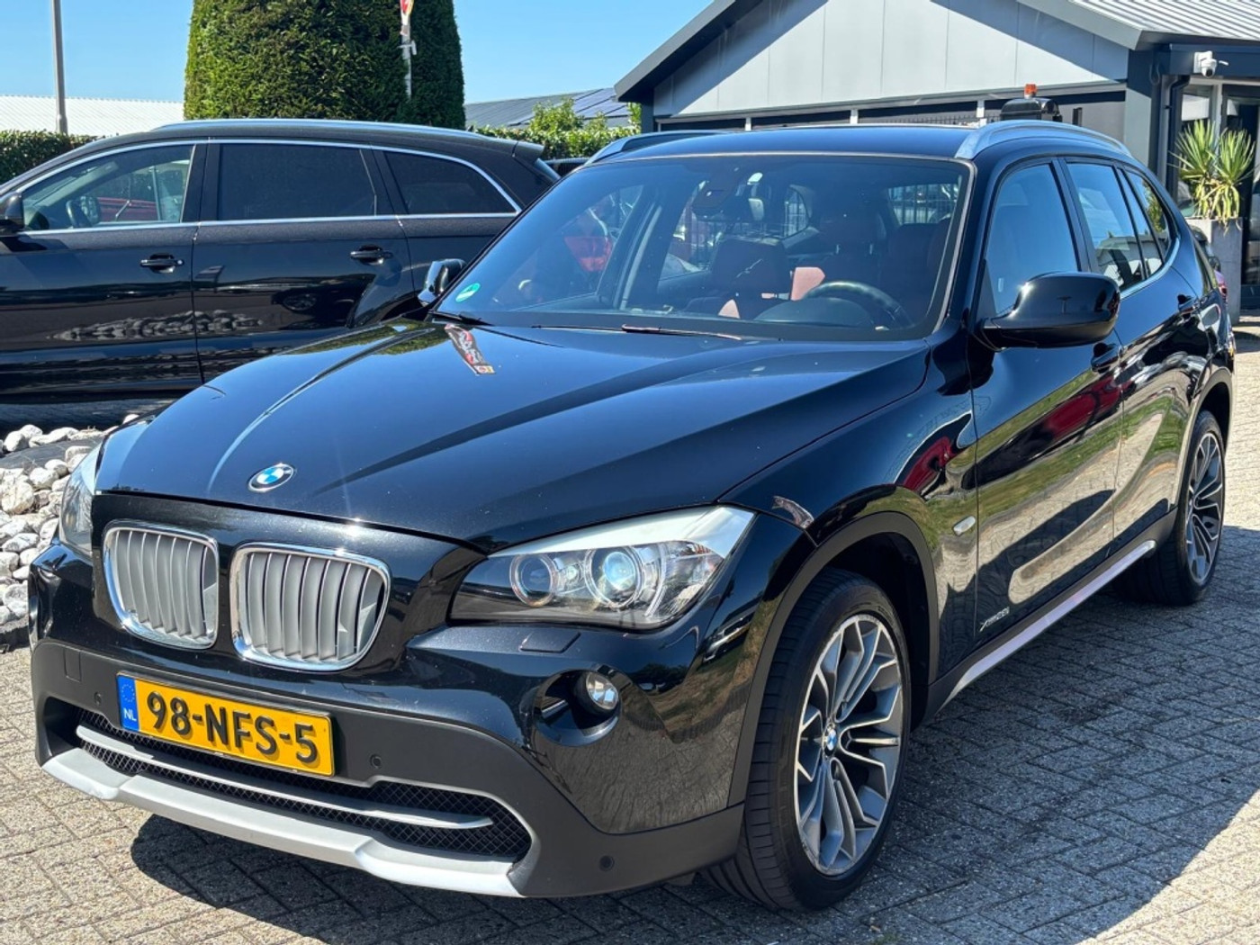 BMW X1 xDrive28i Executive 2010 - voorkant