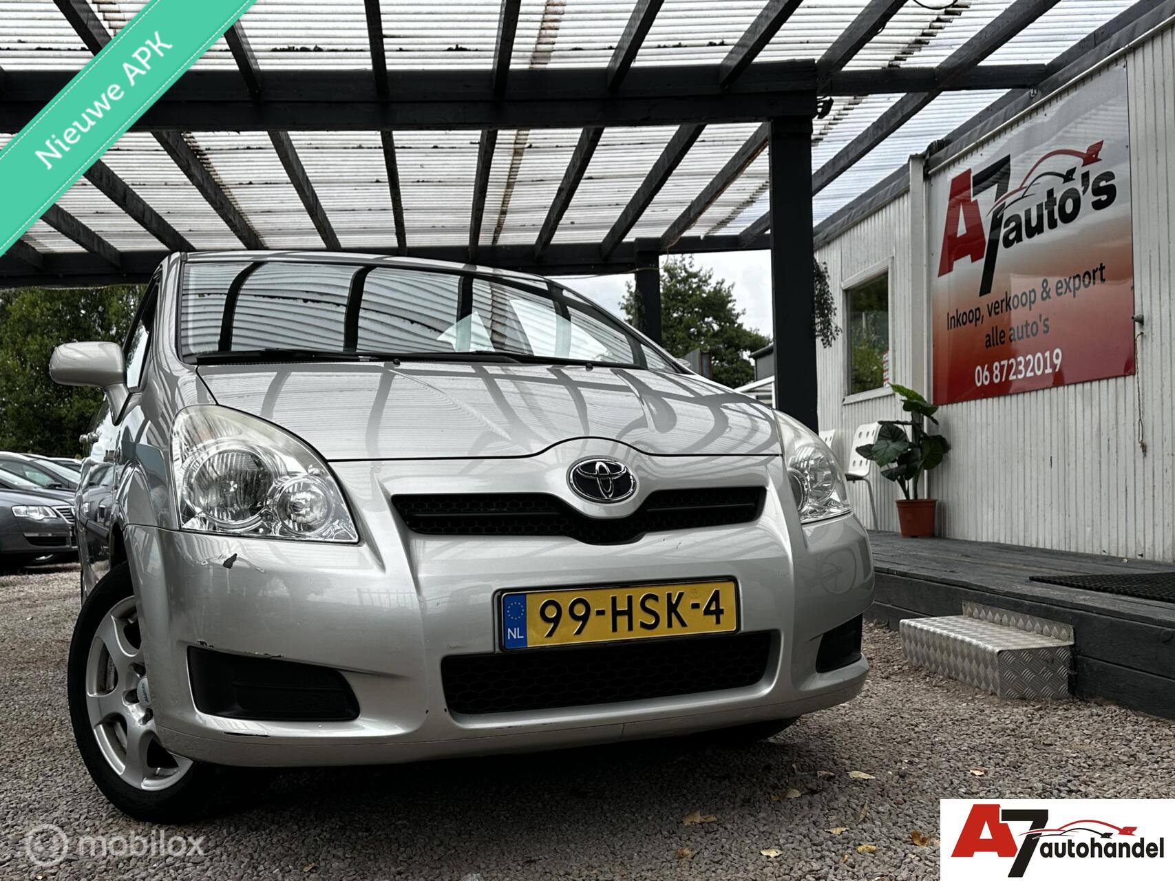 Toyota Toyota Corolla Verso 1.6 VVT-i Terra Nieuwe APK 2009 - voorkant