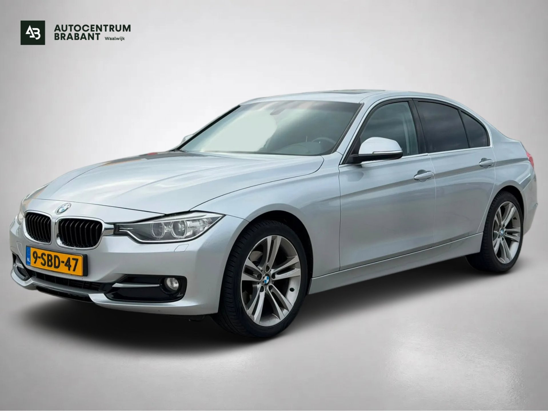 BMW 316i 316i High Executive Sport-line(NL-auto, Goed OndH, Panorama, Trekhaak,PDC, Navi, Climate, Etc) 2013 - voorkant