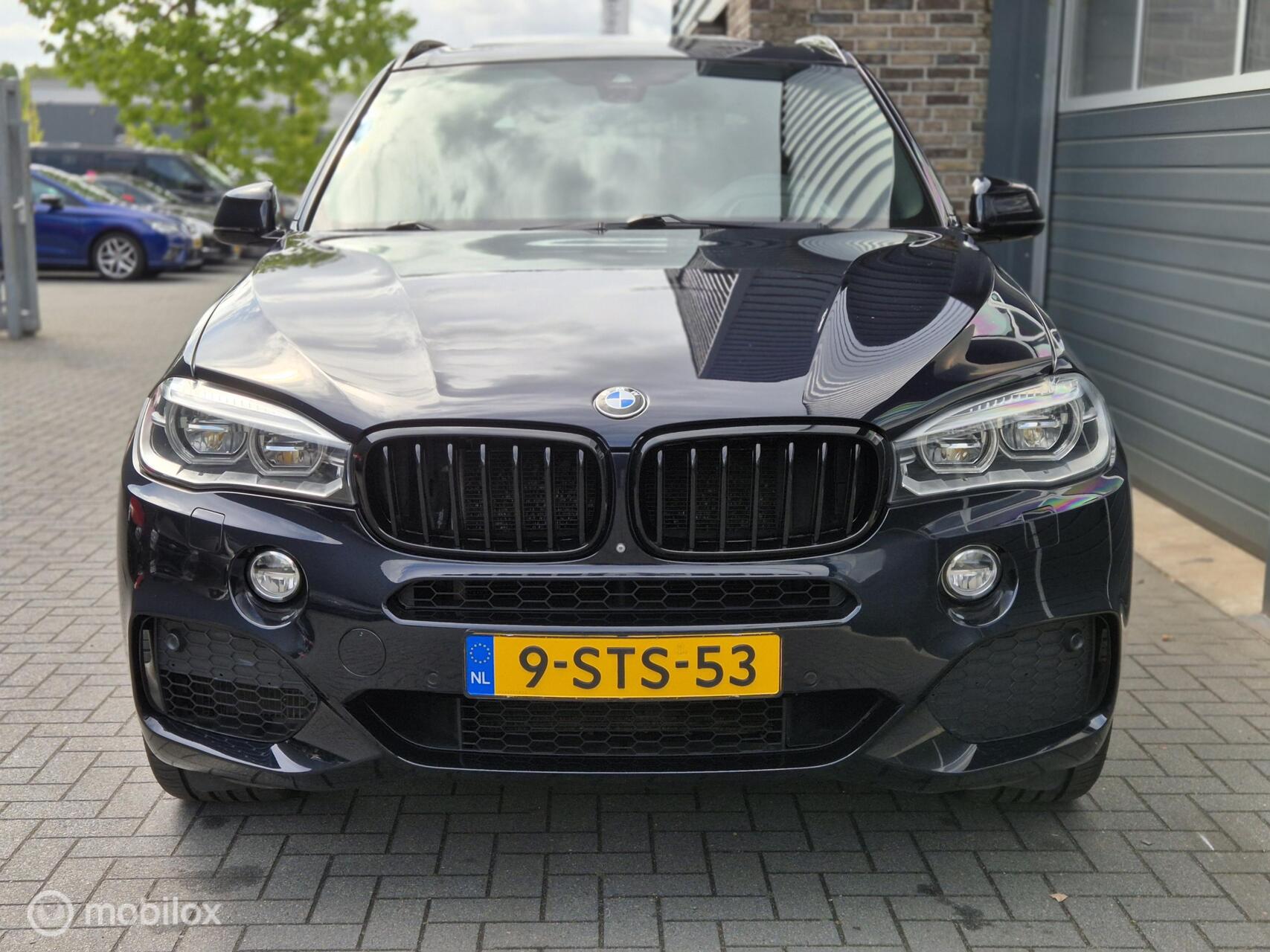 Foto van BMW X5 Xdrive50i