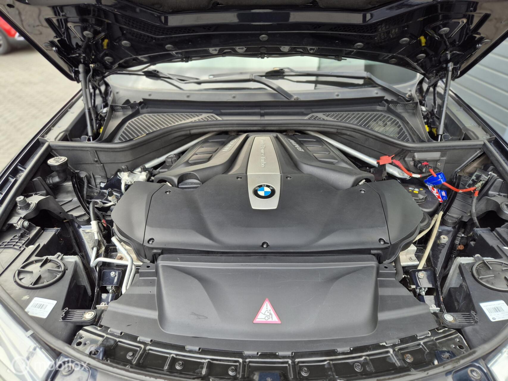 Foto van BMW X5 Xdrive50i