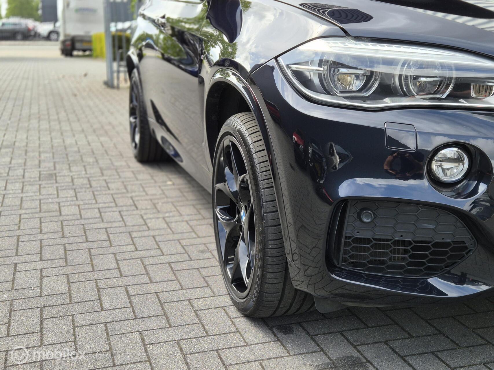 Foto van BMW X5 Xdrive50i