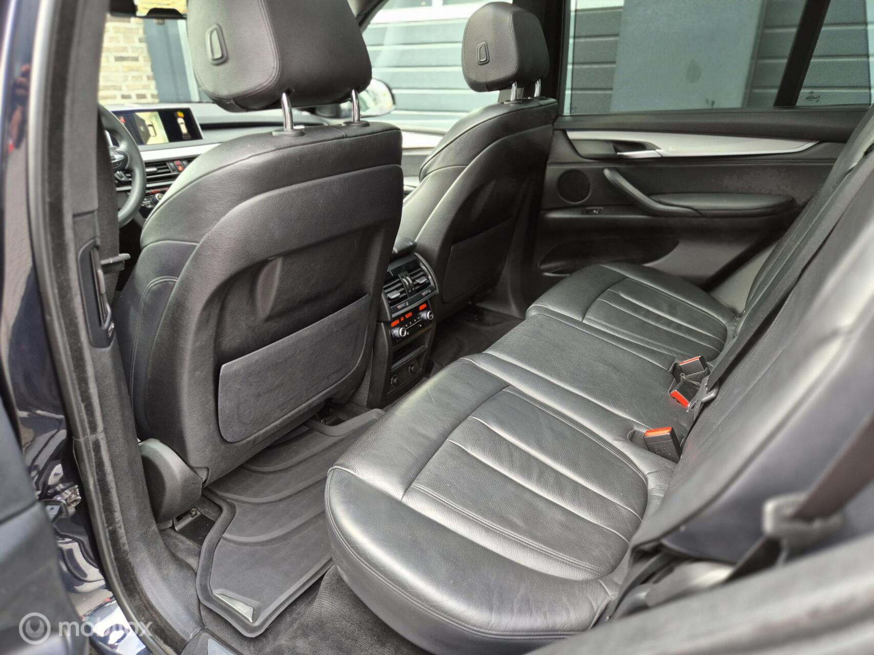 Foto van BMW X5 Xdrive50i