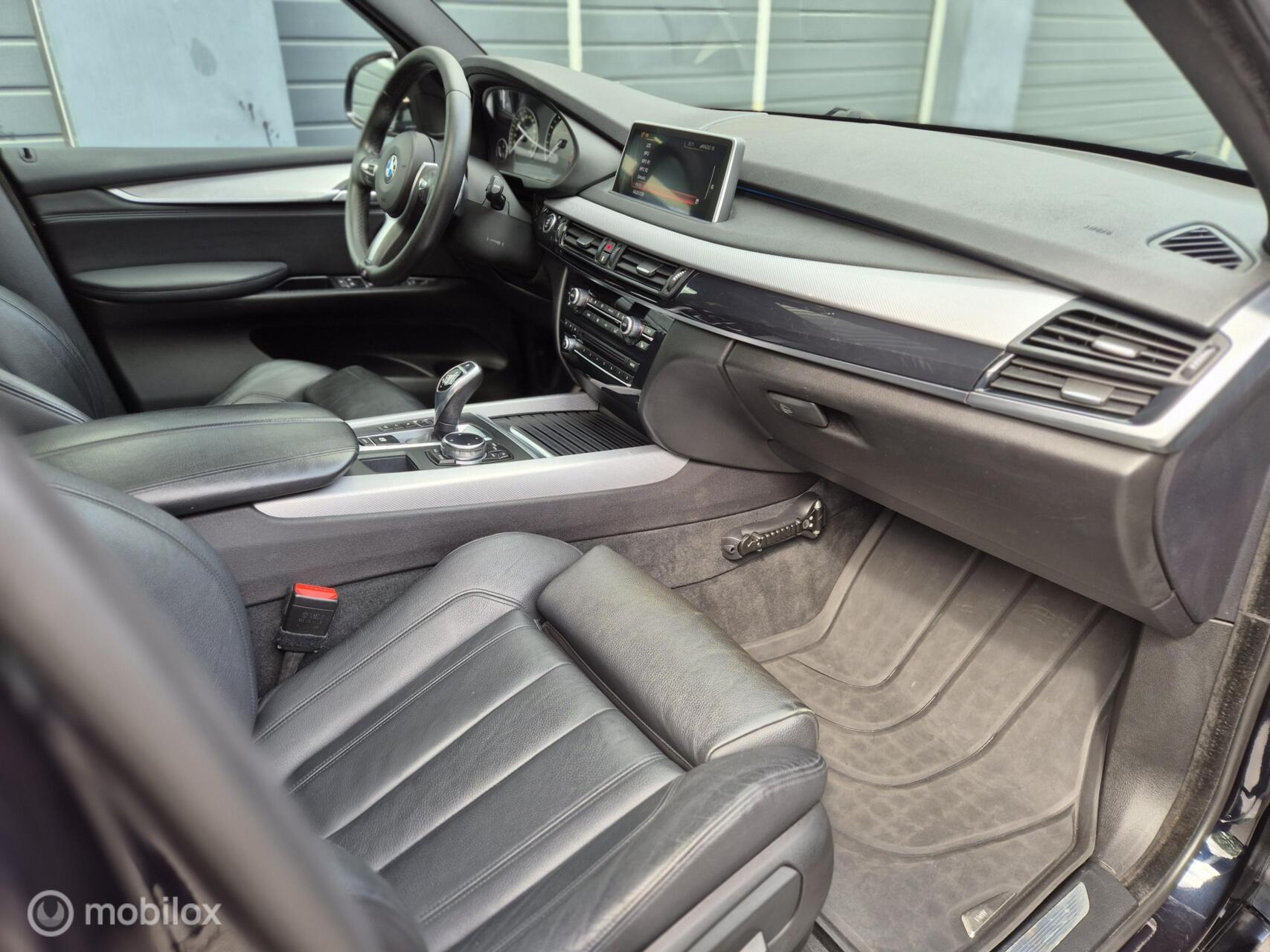Foto van BMW X5 Xdrive50i