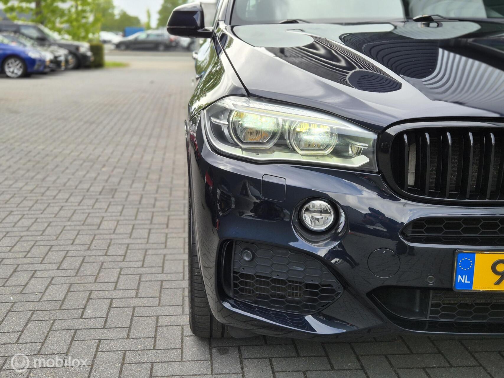 Foto van BMW X5 Xdrive50i