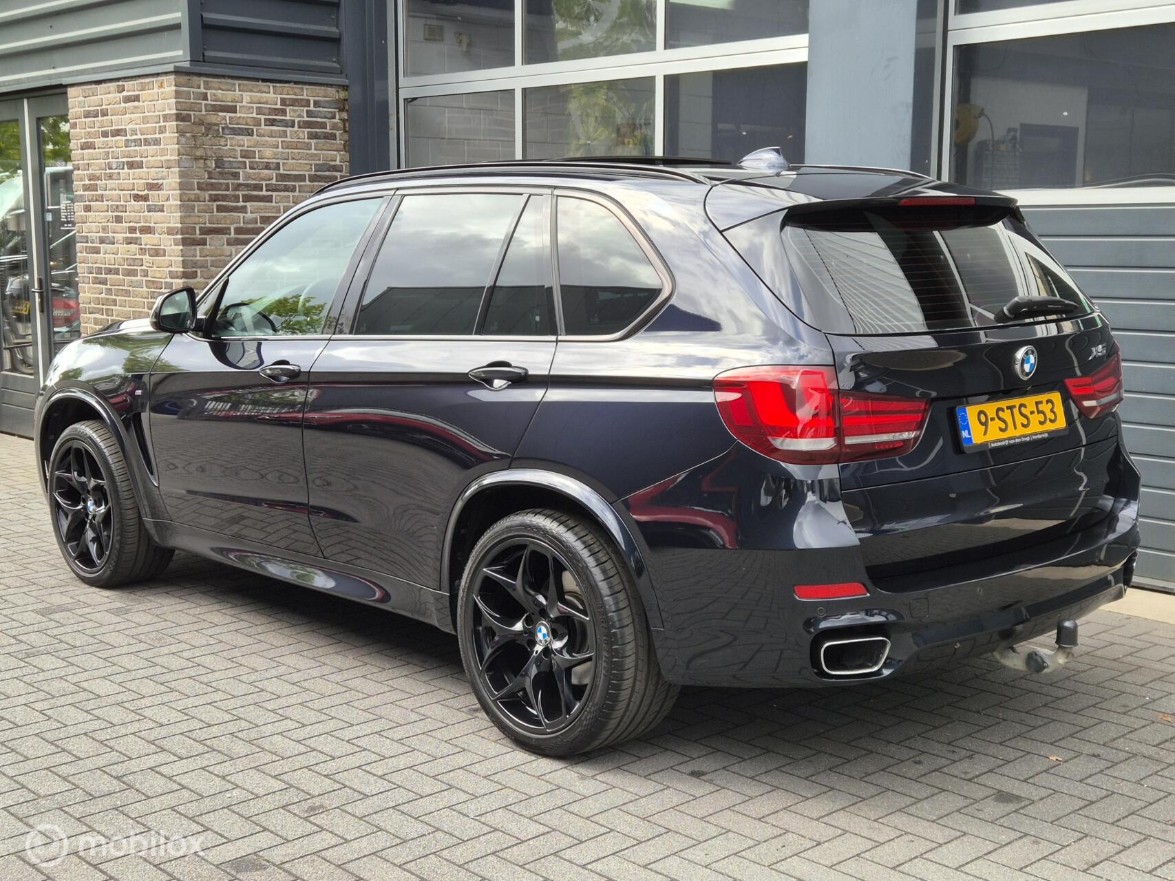 Foto van BMW X5 Xdrive50i