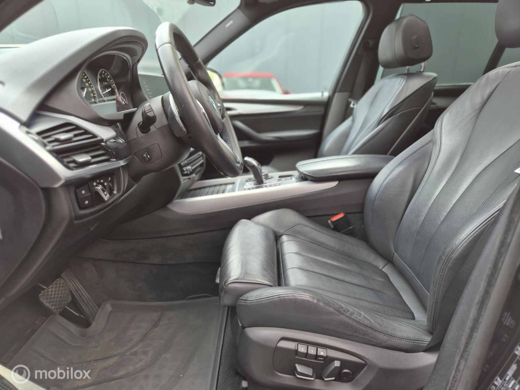 Foto van BMW X5 Xdrive50i