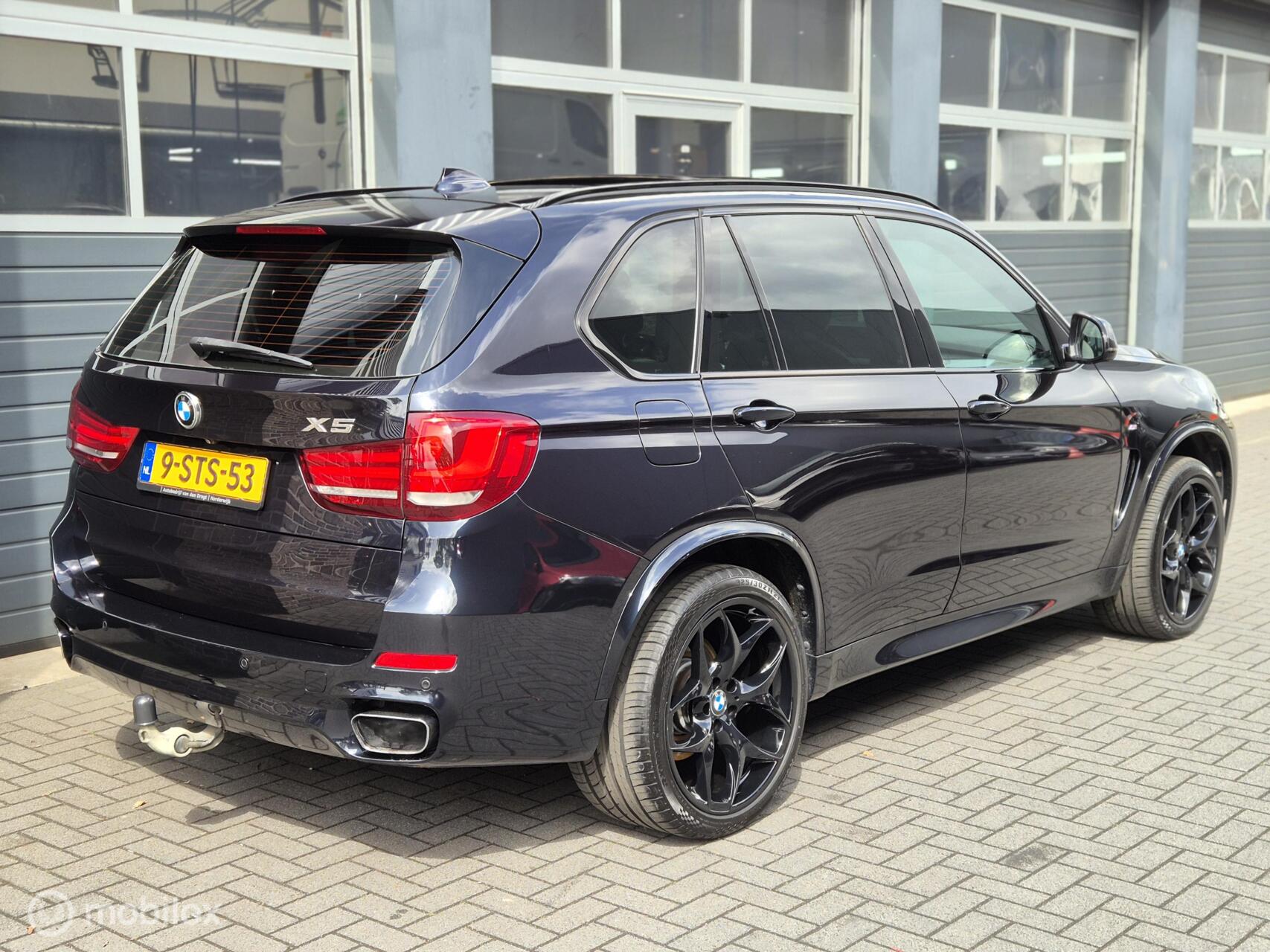 Foto van BMW X5 Xdrive50i