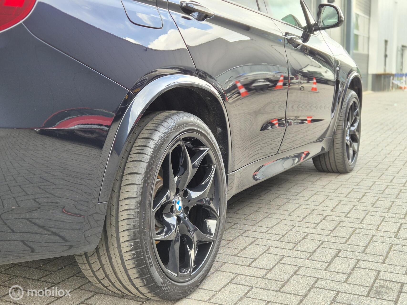 Foto van BMW X5 Xdrive50i