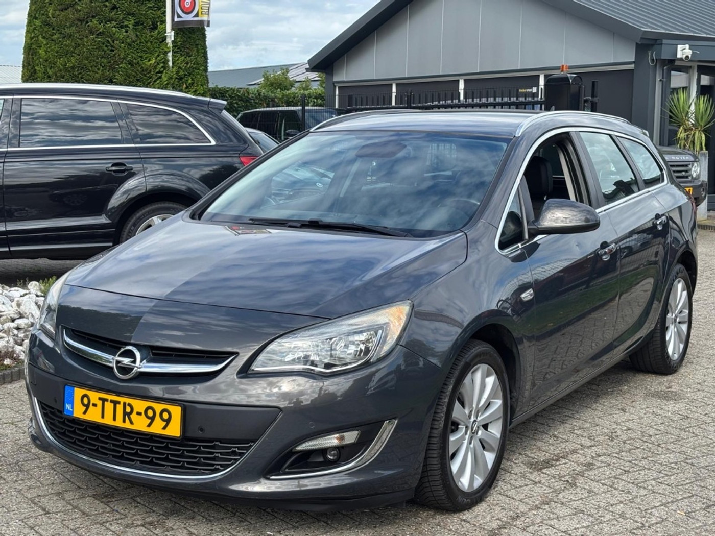 Opel Astra Sports Tourer 1.4 Turbo Sport 2012 Trekhaak 2012 - voorkant