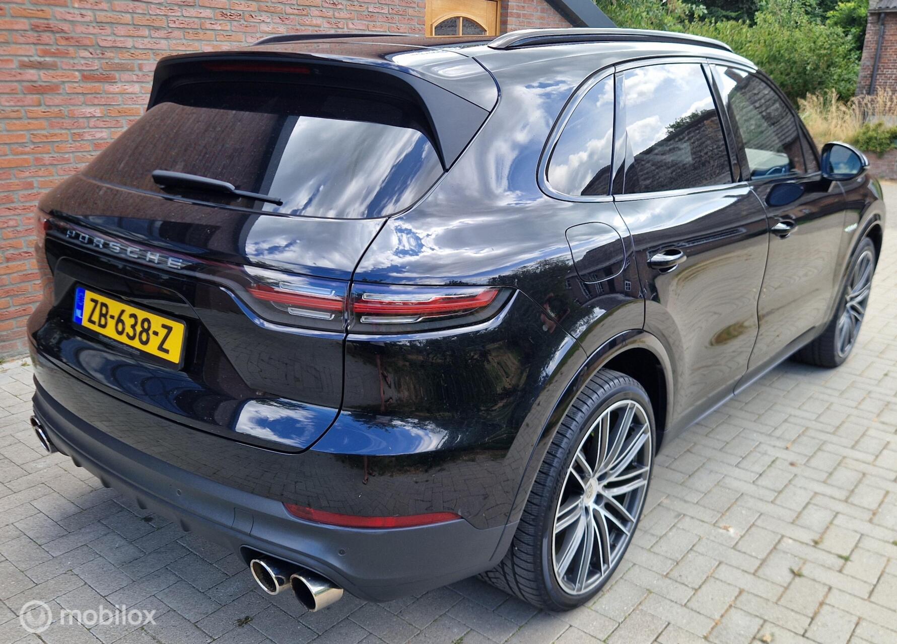 Foto van Porsche Cayenne E-hybrid