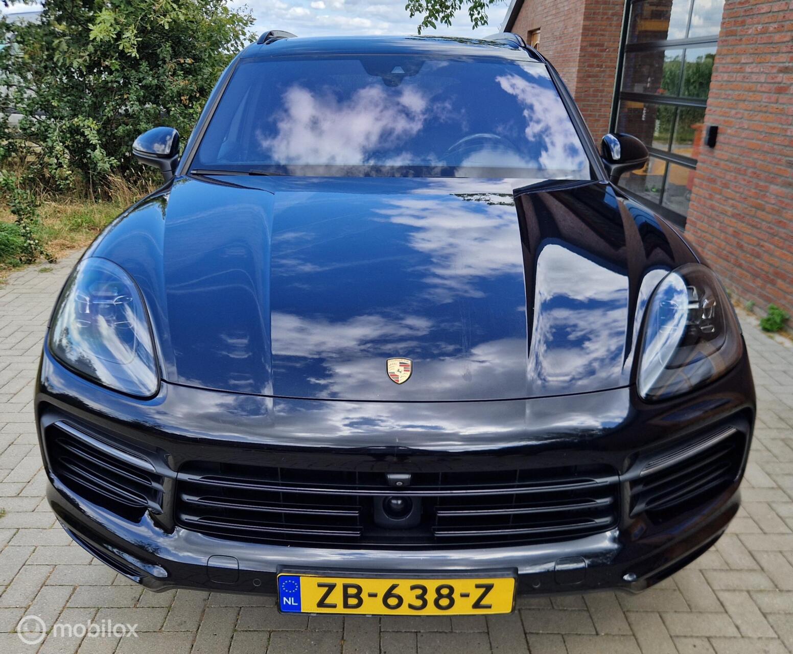 Foto van Porsche Cayenne E-hybrid