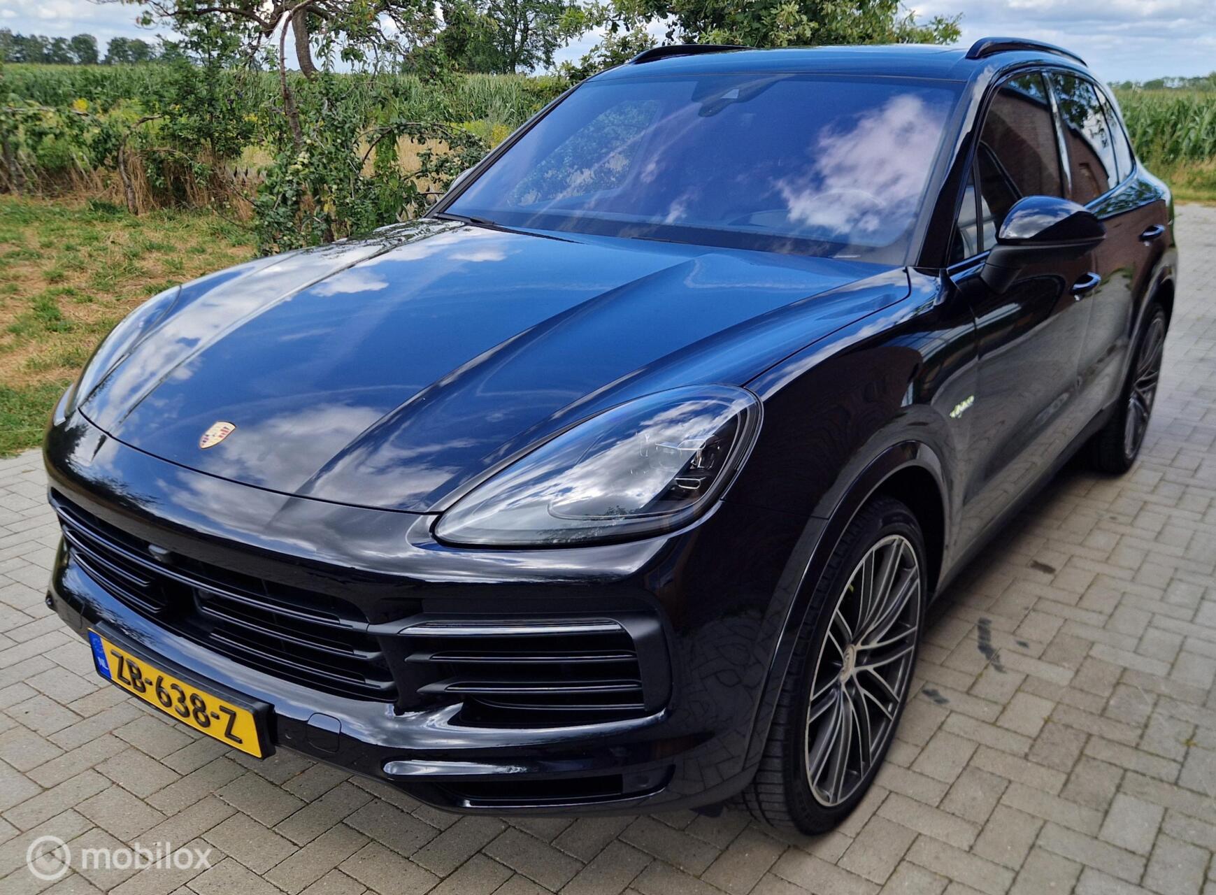 Foto van Porsche Cayenne E-hybrid
