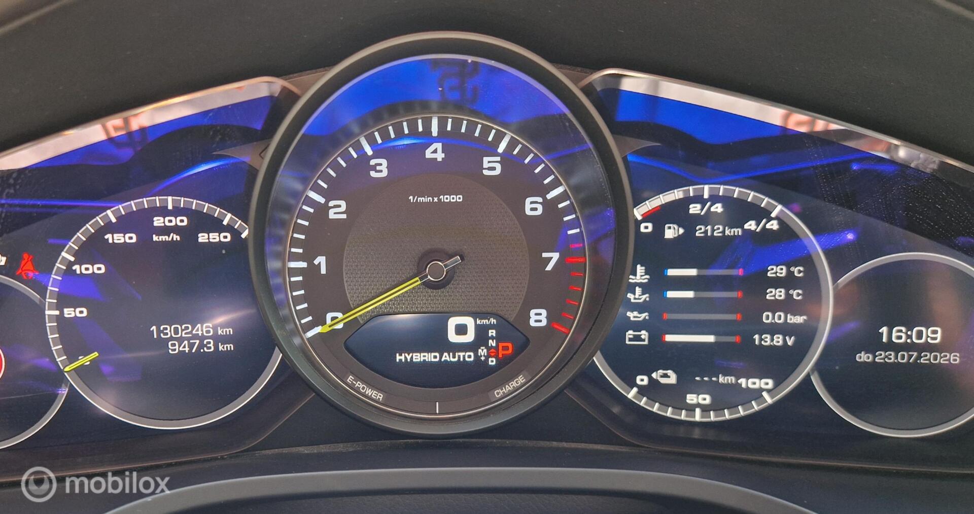 Foto van Porsche Cayenne E-hybrid