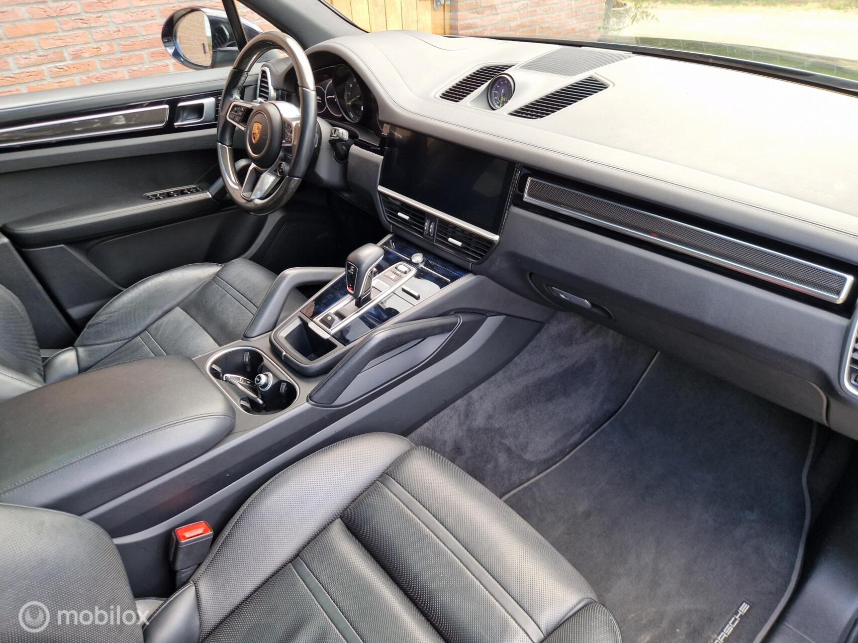 Foto van Porsche Cayenne E-hybrid