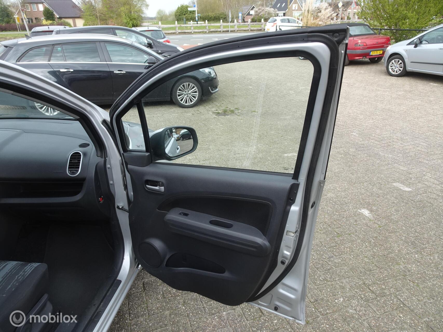 Foto van Opel Agila