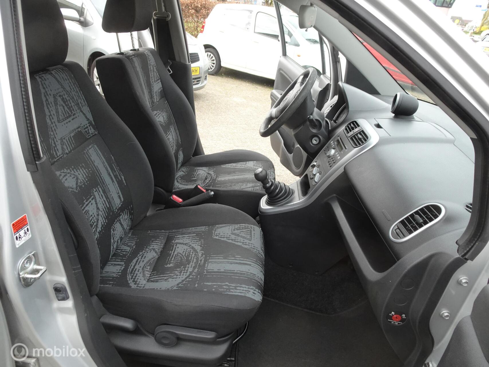 Foto van Opel Agila