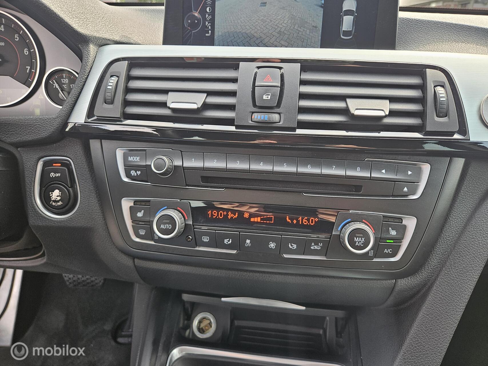 Foto van BMW 328i xDrive