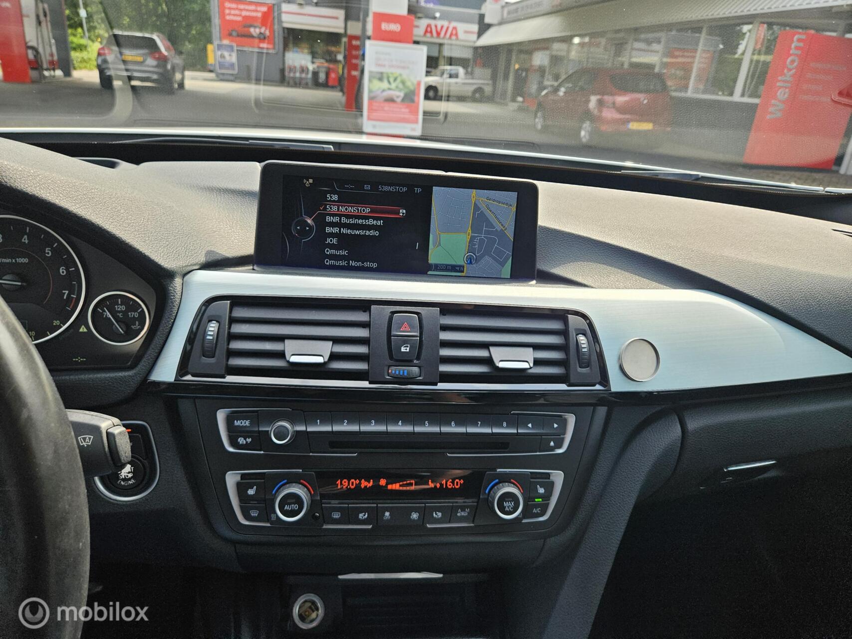 Foto van BMW 328i xDrive
