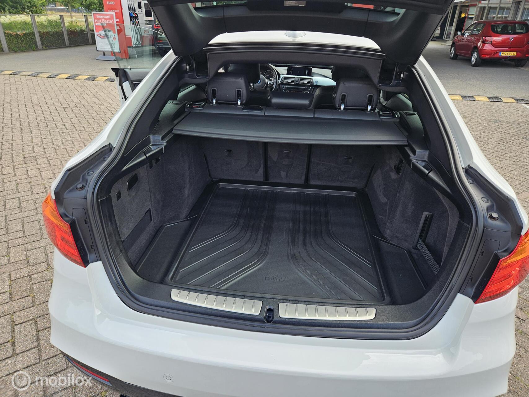 Foto van BMW 328i xDrive