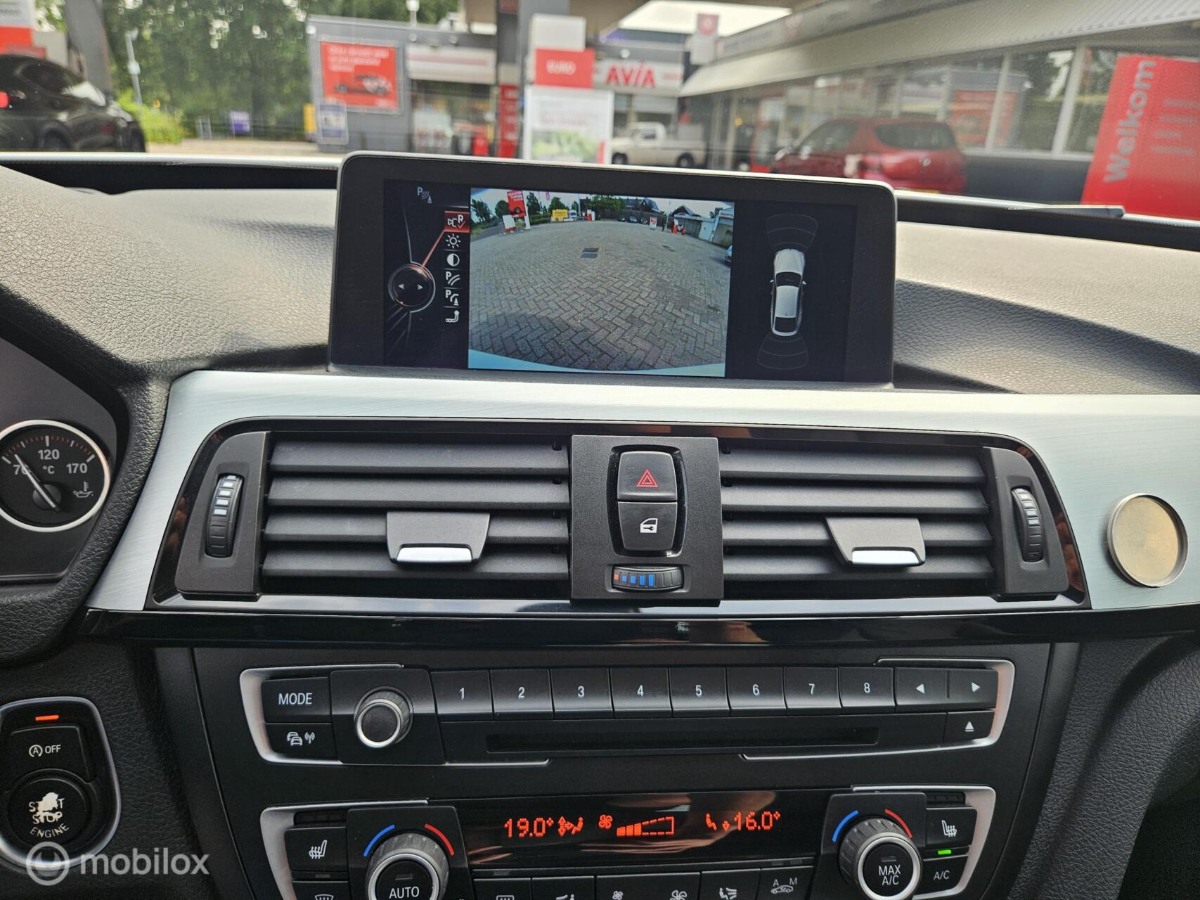 Foto van BMW 328i xDrive