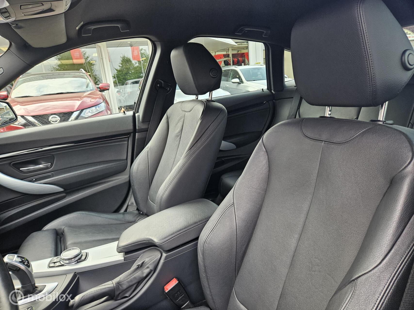 Foto van BMW 328i xDrive