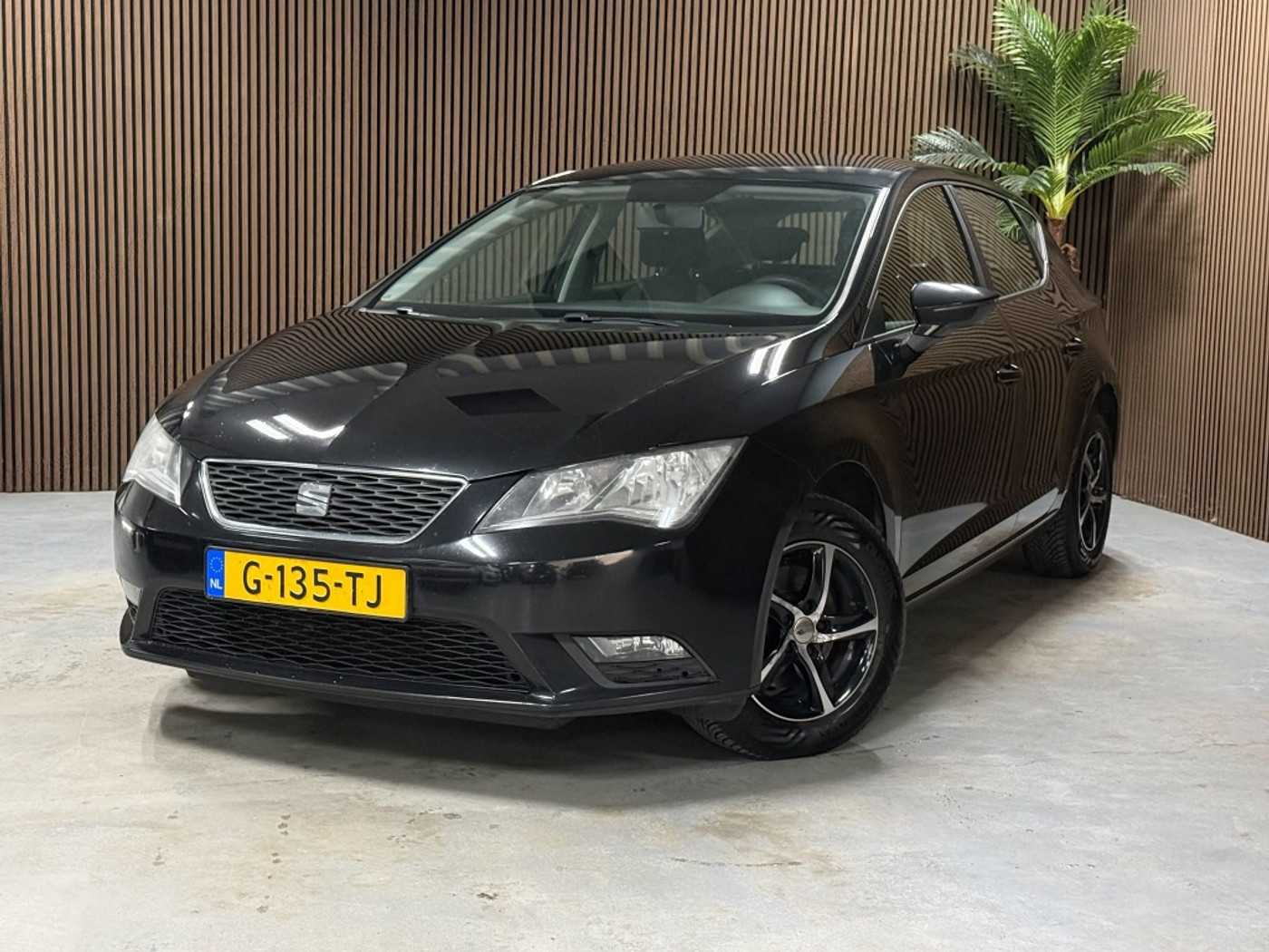 Seat Leon 1.2 TSI Style Bns. 2013 - voorkant